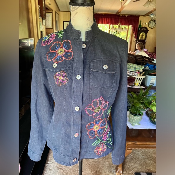 🌸Women’s Jean Jacket with bright neon embroidered flowers 🌸 - Picture 1 of 16